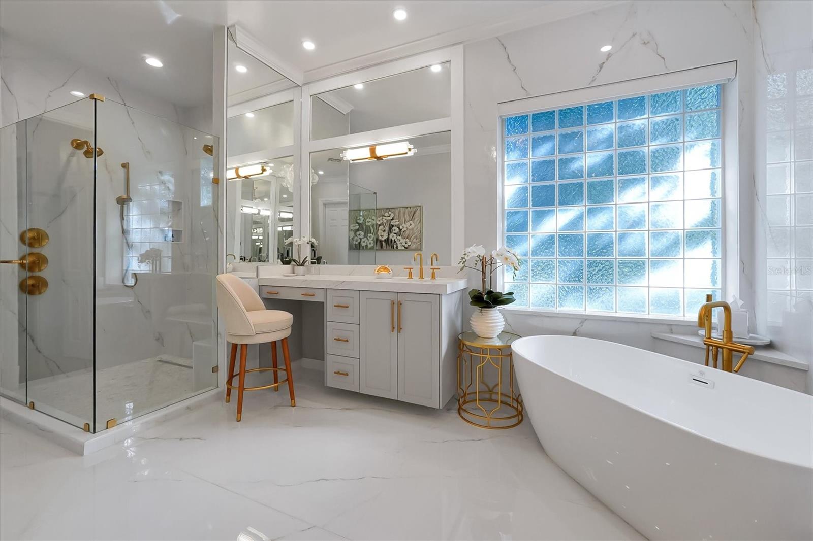 Image 33 of 87 For 81 Oakdale Street