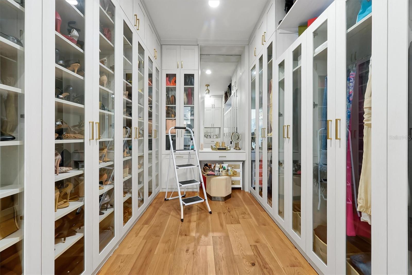 Image 34 of 87 For 81 Oakdale Street