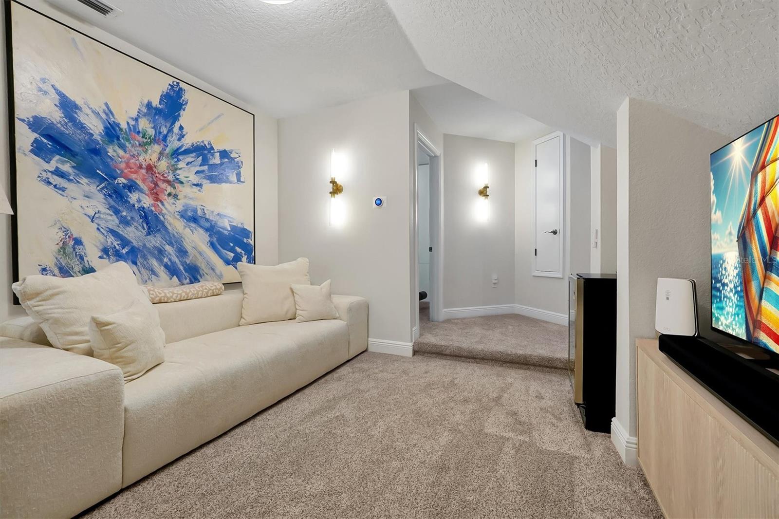 Image 42 of 87 For 81 Oakdale Street