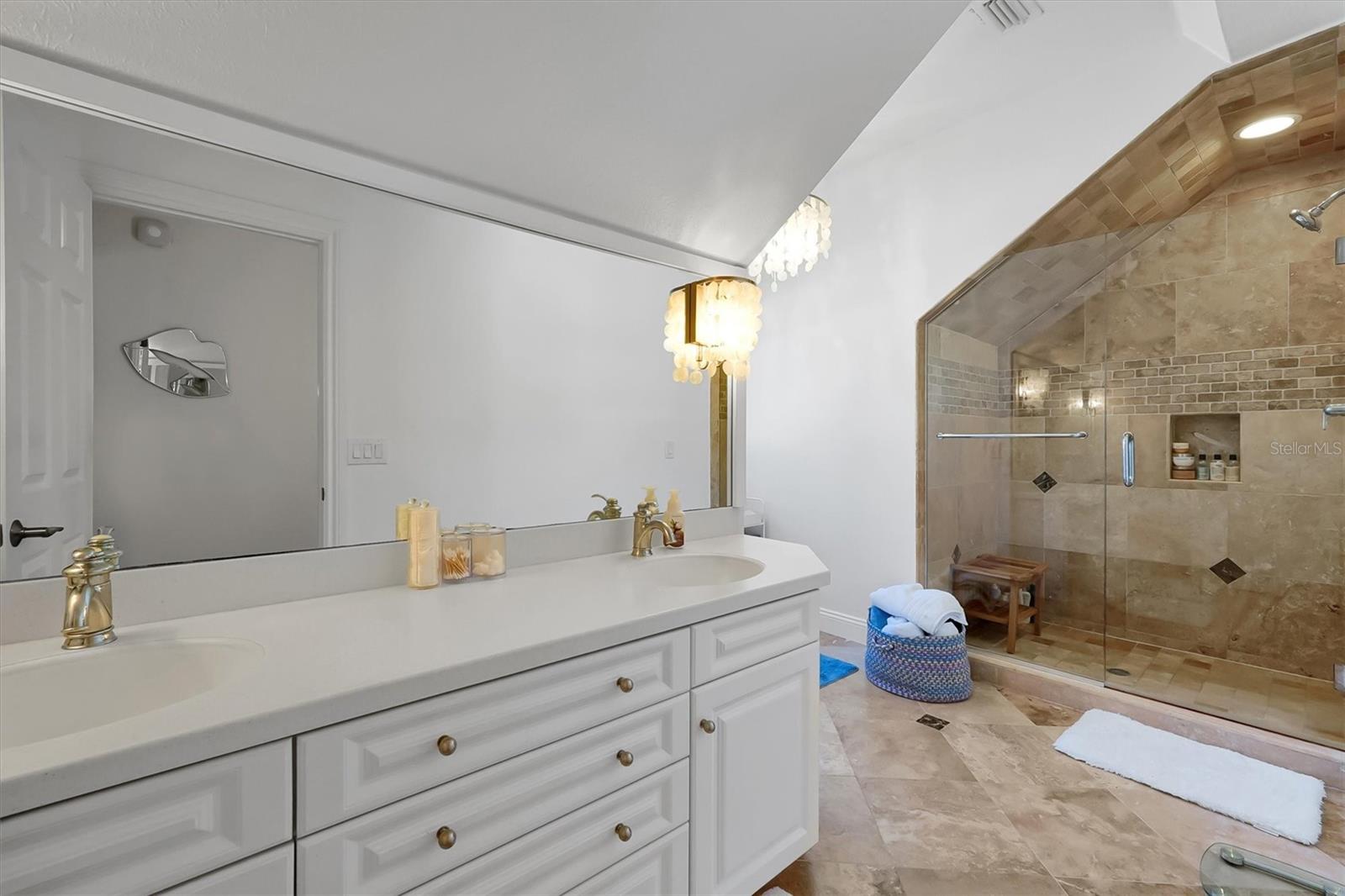 Image 46 of 87 For 81 Oakdale Street