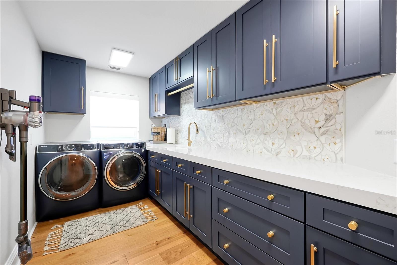 Image 55 of 87 For 81 Oakdale Street