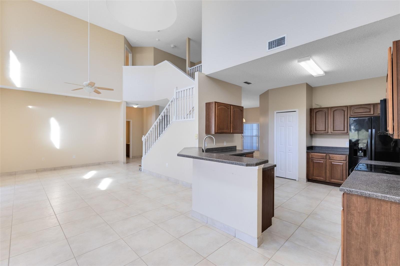 Image 10 of 39 For 302 Erie Drive