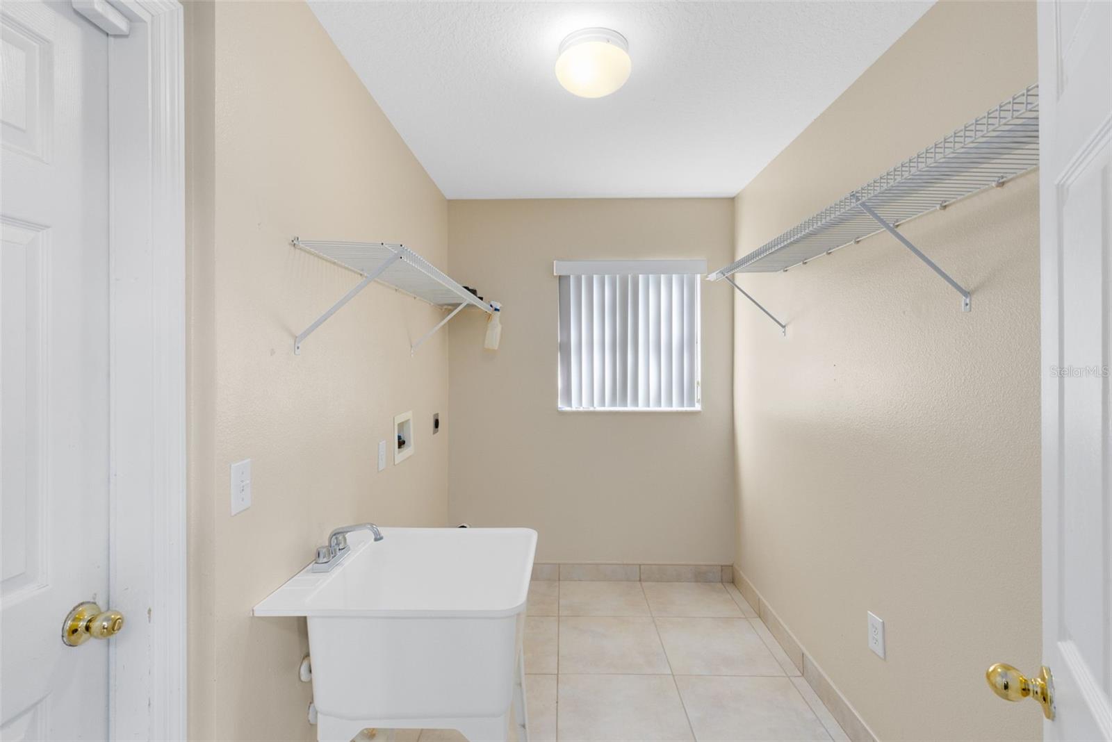 Image 16 of 39 For 302 Erie Drive