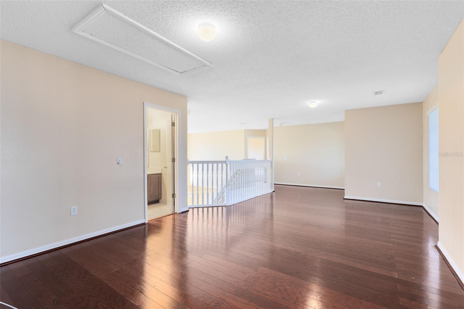 Image 19 of 39 For 302 Erie Drive