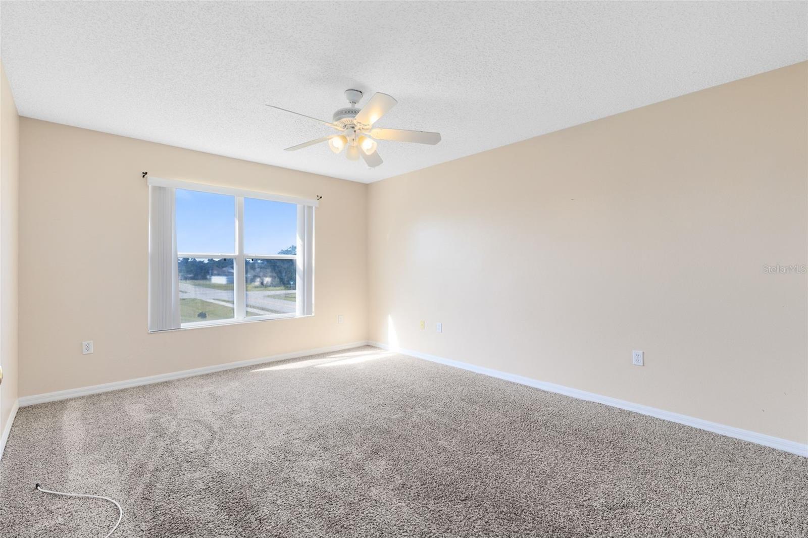 Image 20 of 39 For 302 Erie Drive