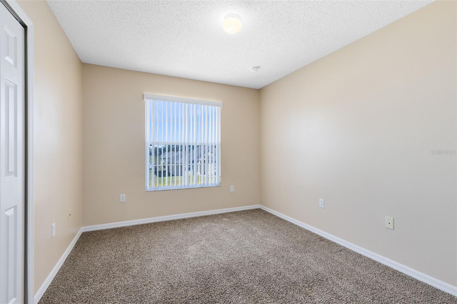 Image 25 of 39 For 302 Erie Drive