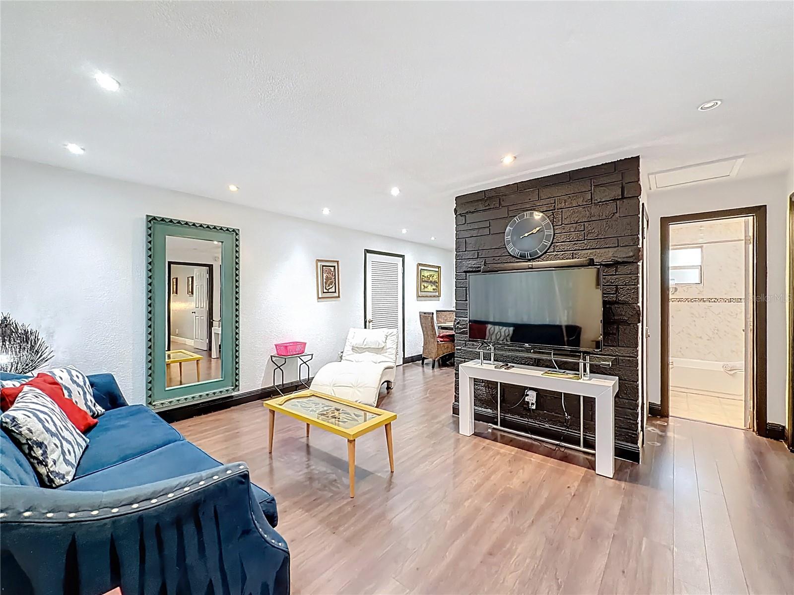 Image 31 of 63 For 200 9th Avenue 1-2