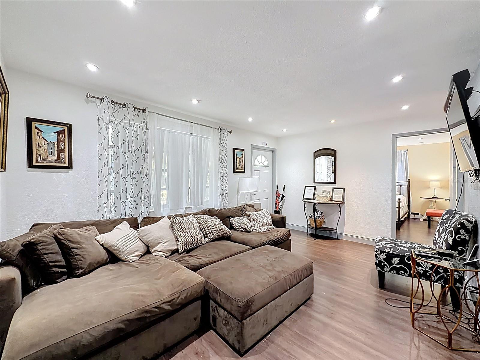 Image 4 of 63 For 200 9th Avenue 1-2