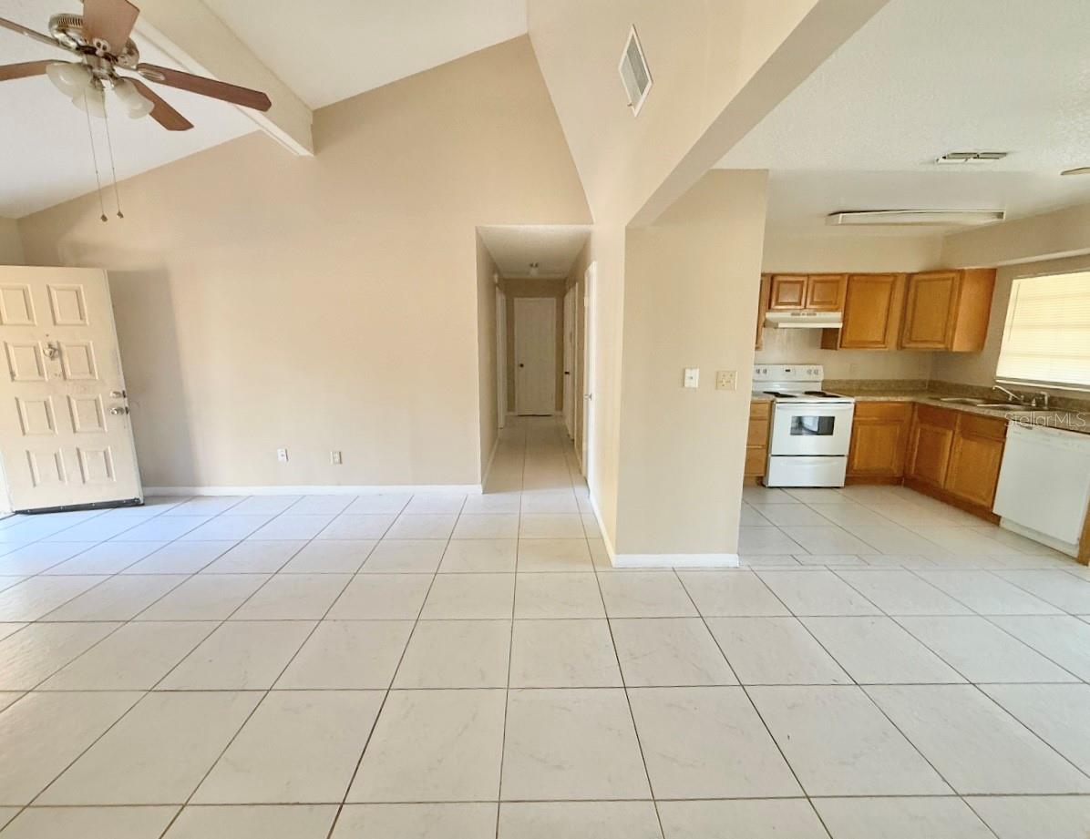 Image 9 of 19 For 810 Royal Palm Drive