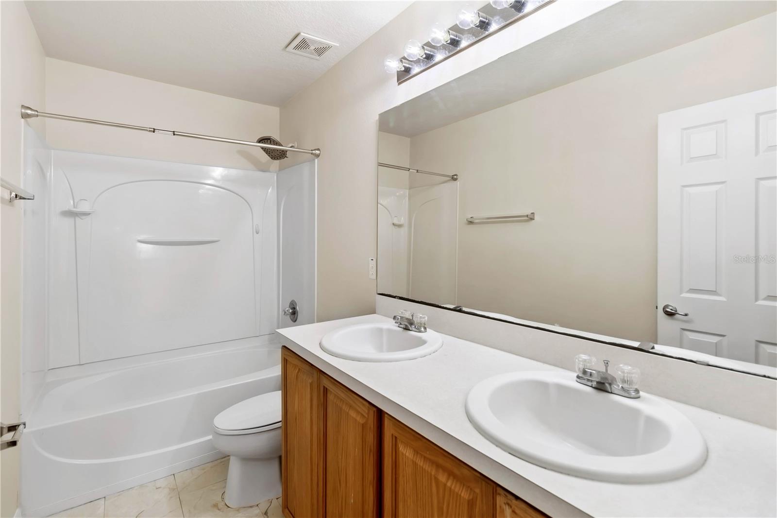 Image 32 of 62 For 10408 Chorlton Circle