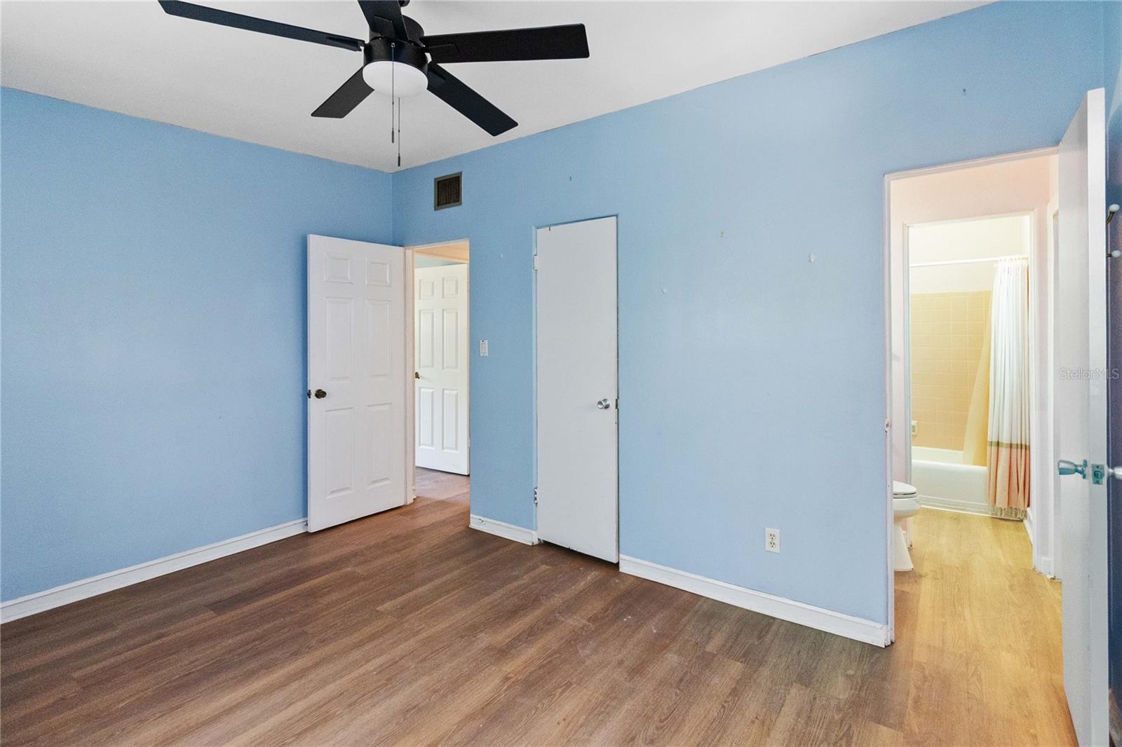 Image 17 of 28 For 3503 Crystal Lake Drive