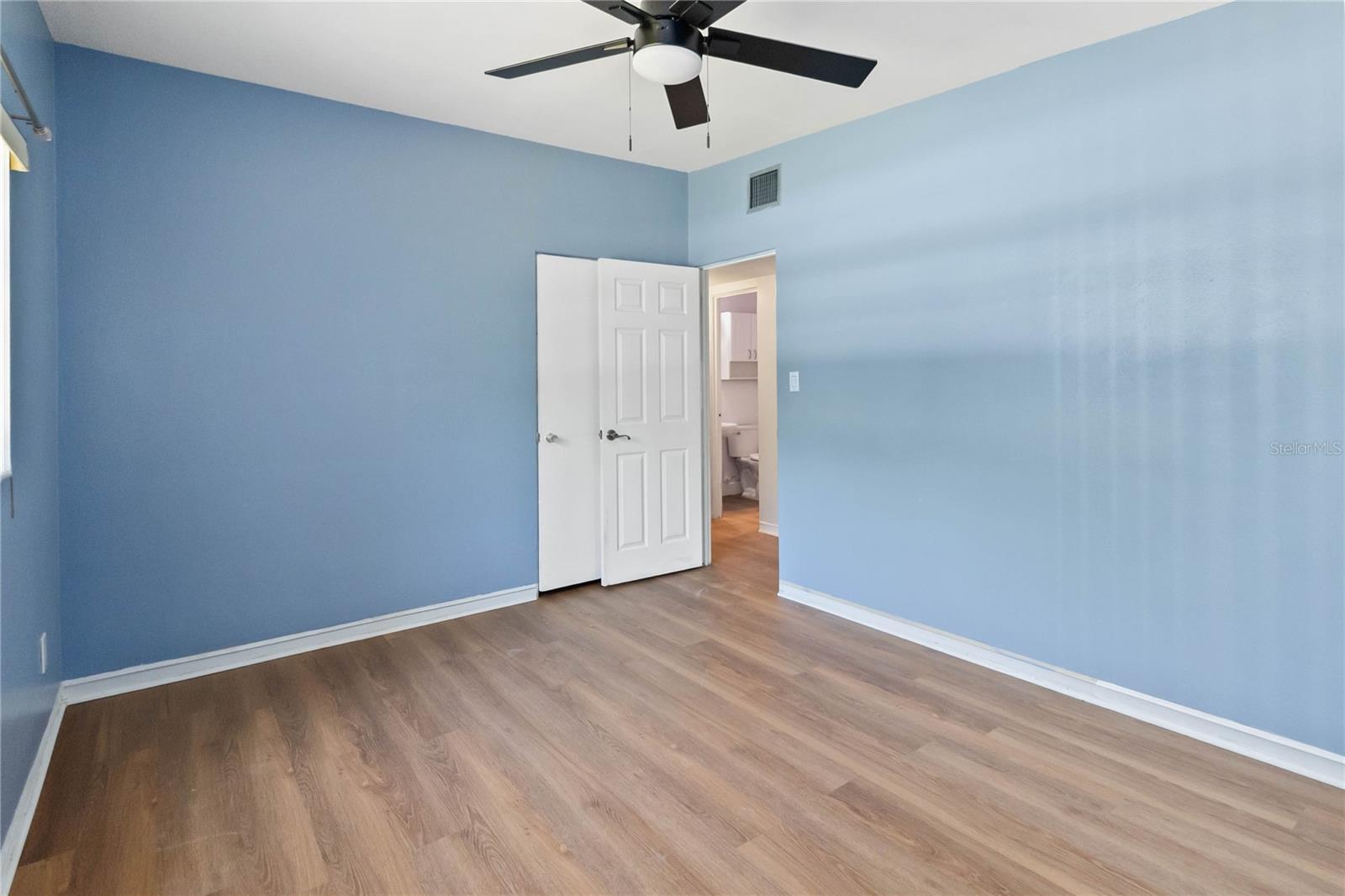 Image 23 of 28 For 3503 Crystal Lake Drive