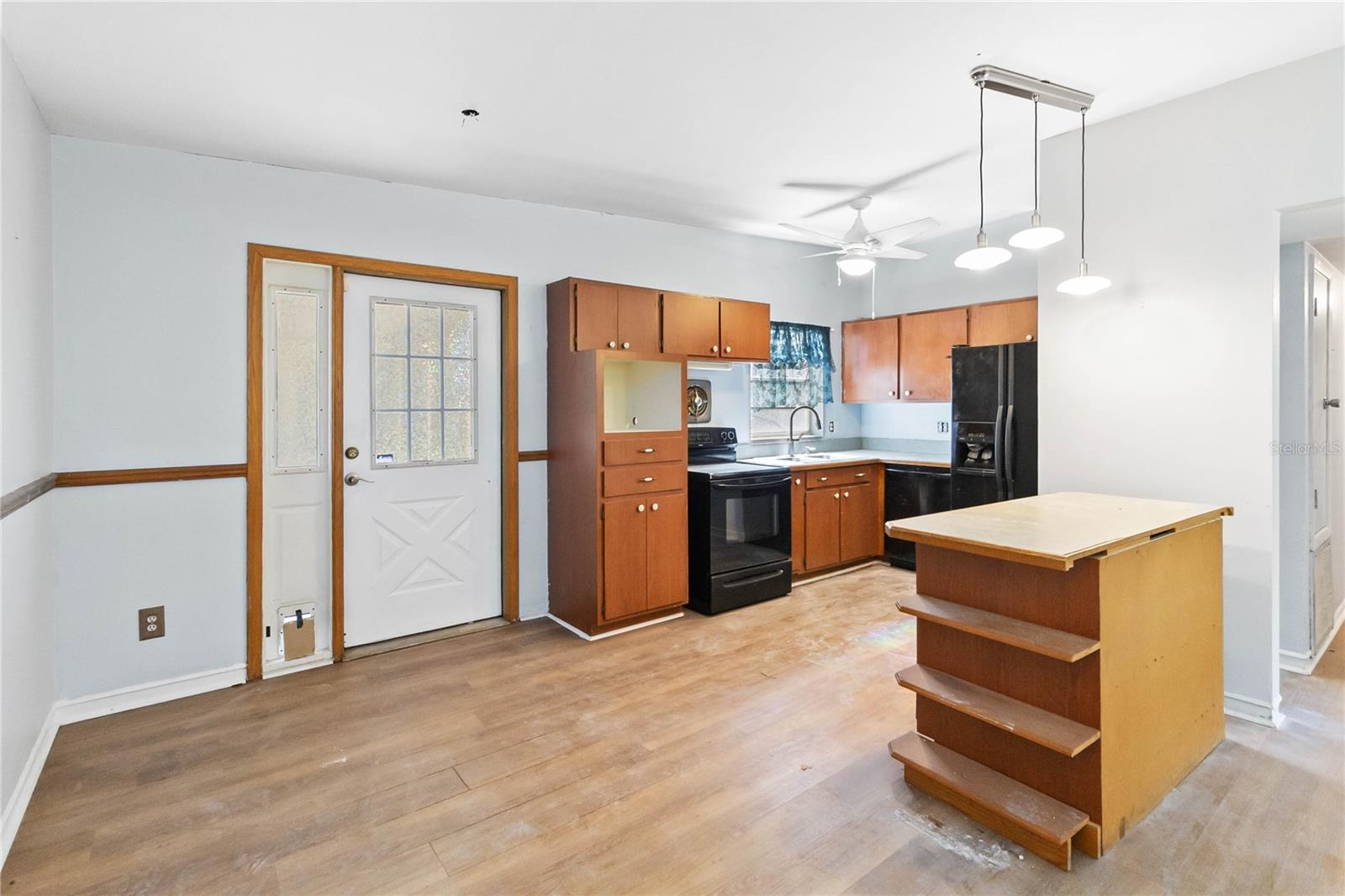 Image 5 of 28 For 3503 Crystal Lake Drive