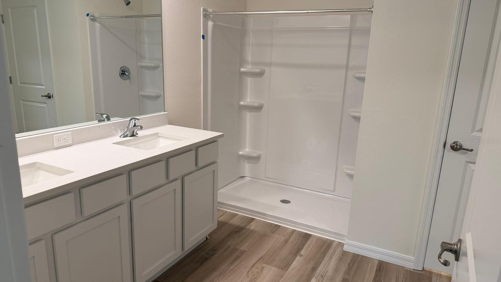 Image 5 of 6 For 8407 Clearway Drive