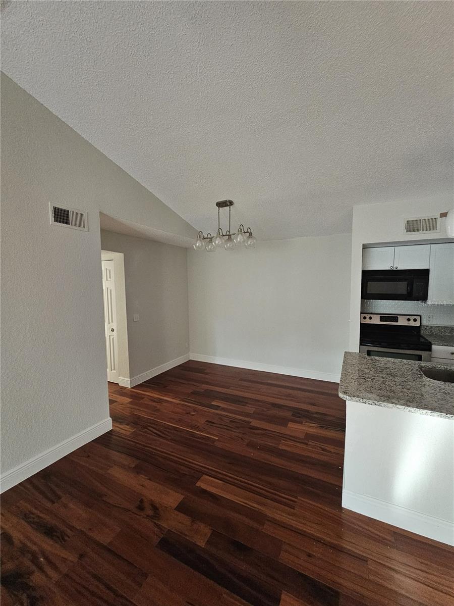 Image 3 of 6 For 5132 Conroy Road 937