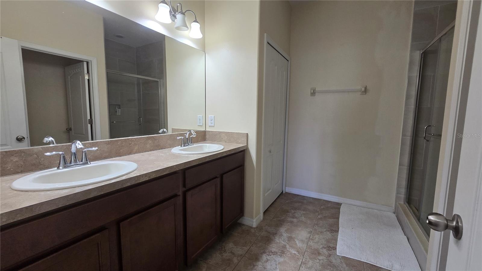 Image 22 of 35 For 4085 Shade Tree Lane