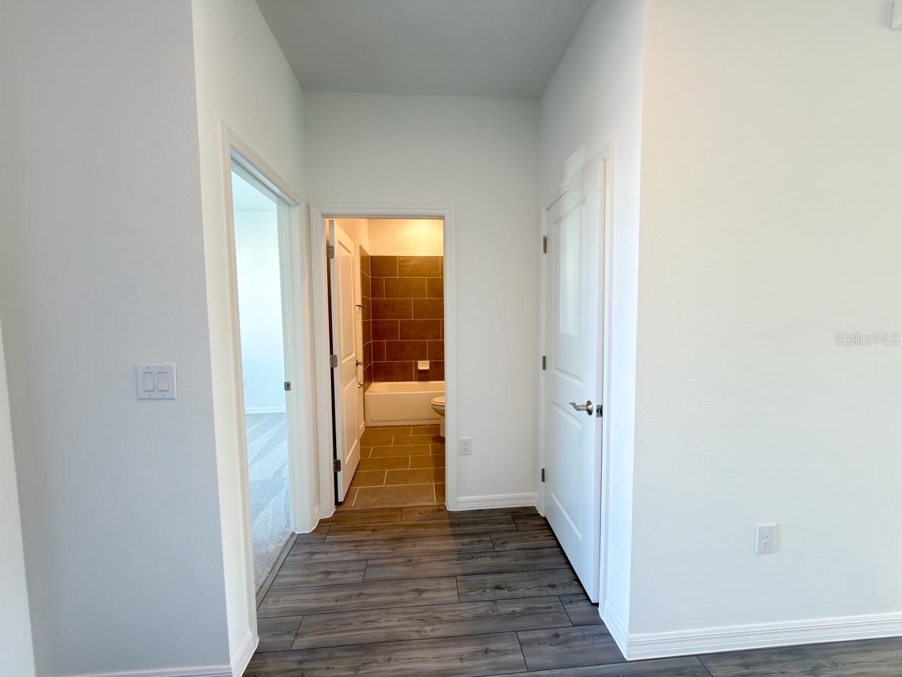 Image 11 of 57 For 1327 Normandy Dr