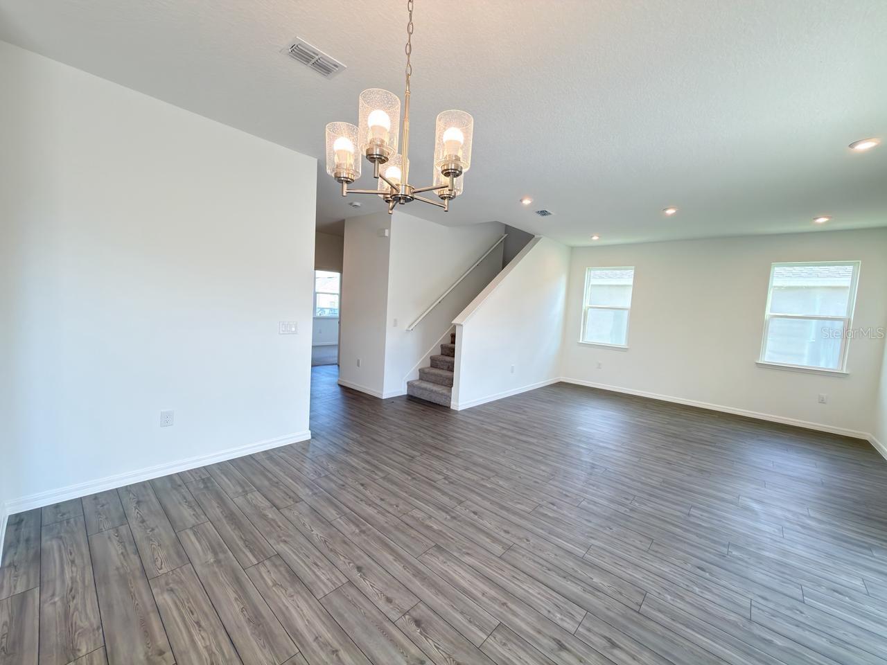 Image 14 of 57 For 1327 Normandy Dr