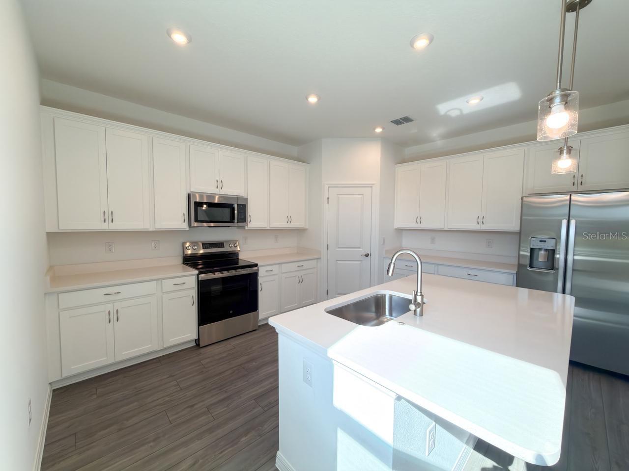 Image 15 of 57 For 1327 Normandy Dr