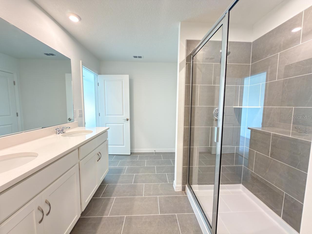 Image 30 of 57 For 1327 Normandy Dr