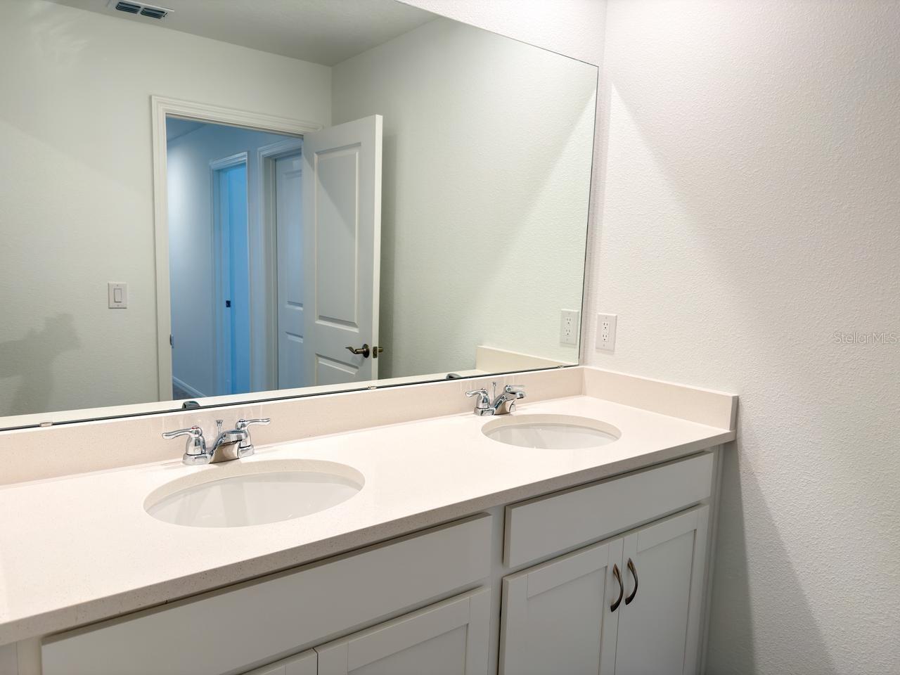 Image 39 of 57 For 1327 Normandy Dr