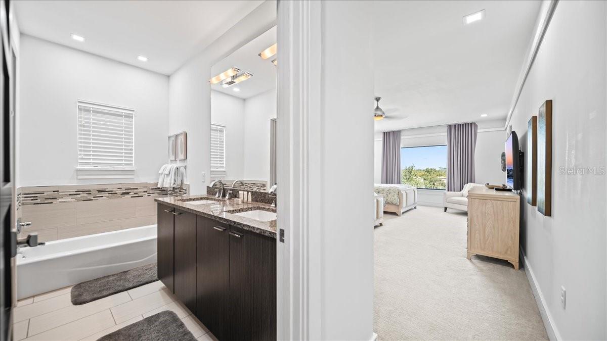 Image 31 of 100 For 331 Muirfield Loop