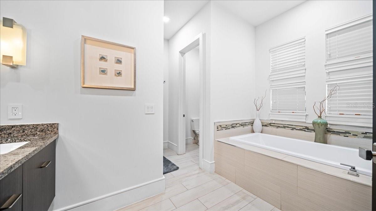 Image 89 of 100 For 331 Muirfield Loop