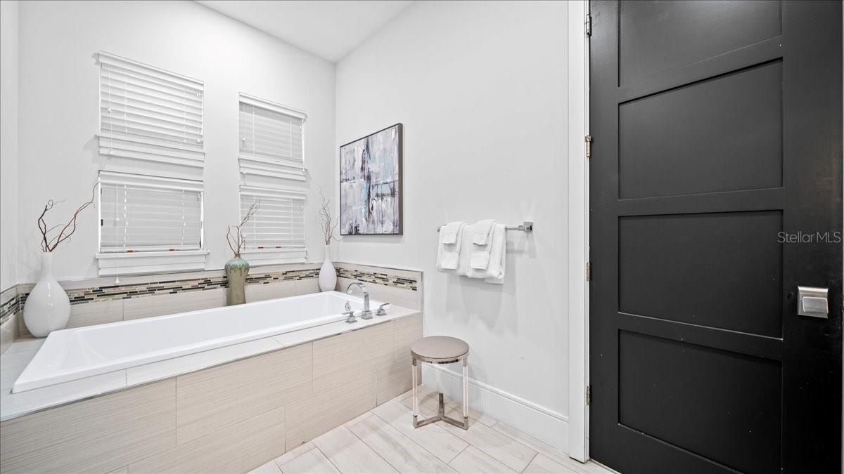 Image 91 of 100 For 331 Muirfield Loop