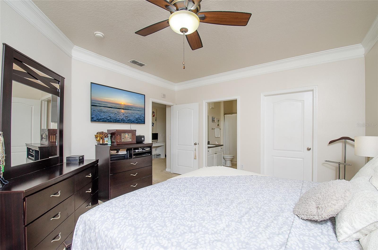 Image 7 of 47 For 8855 Villa View Circle 205