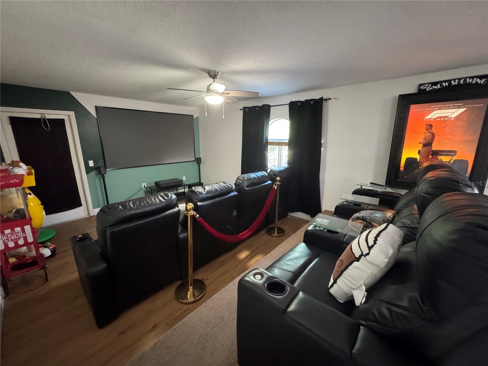 Image 16 of 61 For 627 Woodland Creek Boulevard