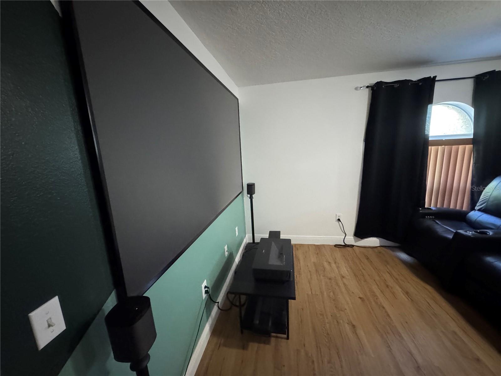 Image 17 of 61 For 627 Woodland Creek Boulevard