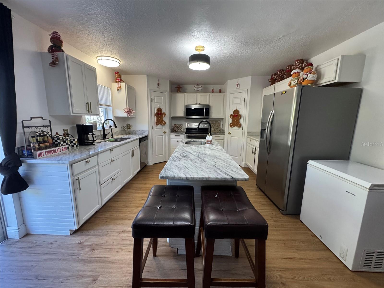 Image 18 of 61 For 627 Woodland Creek Boulevard