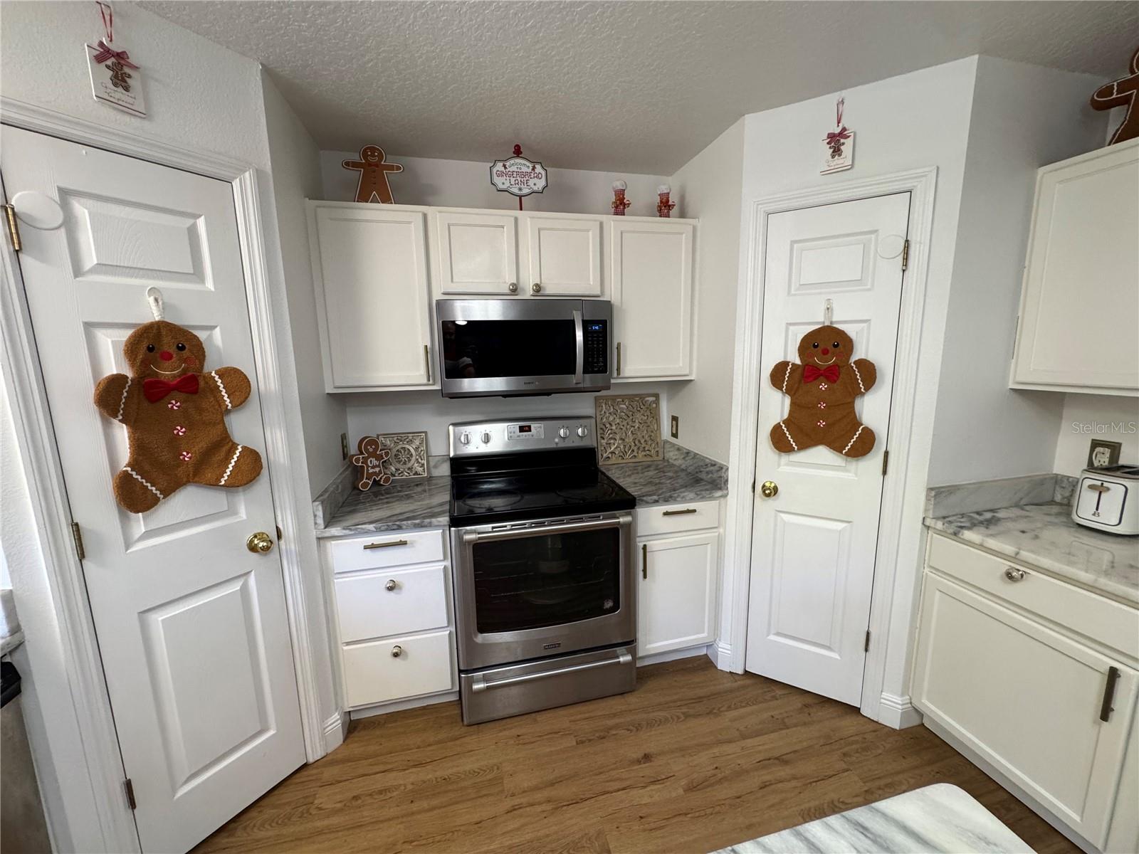 Image 21 of 61 For 627 Woodland Creek Boulevard