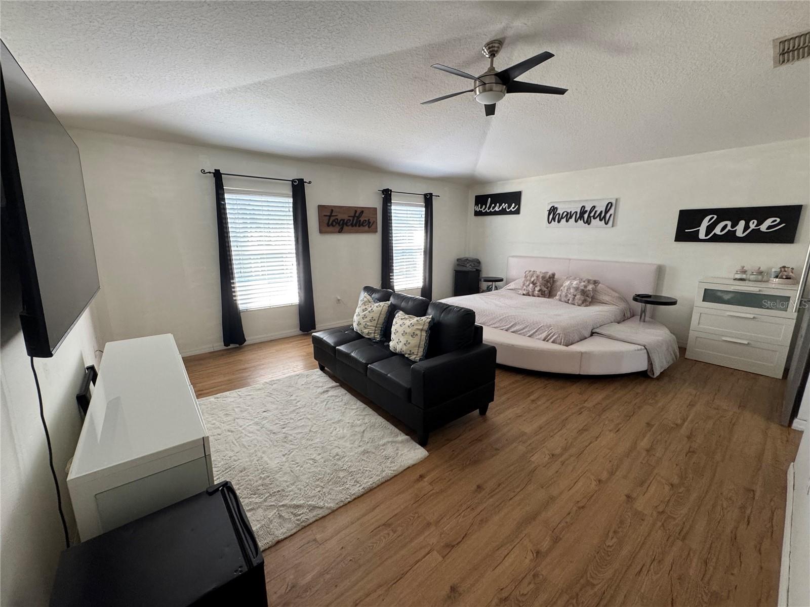 Image 28 of 61 For 627 Woodland Creek Boulevard