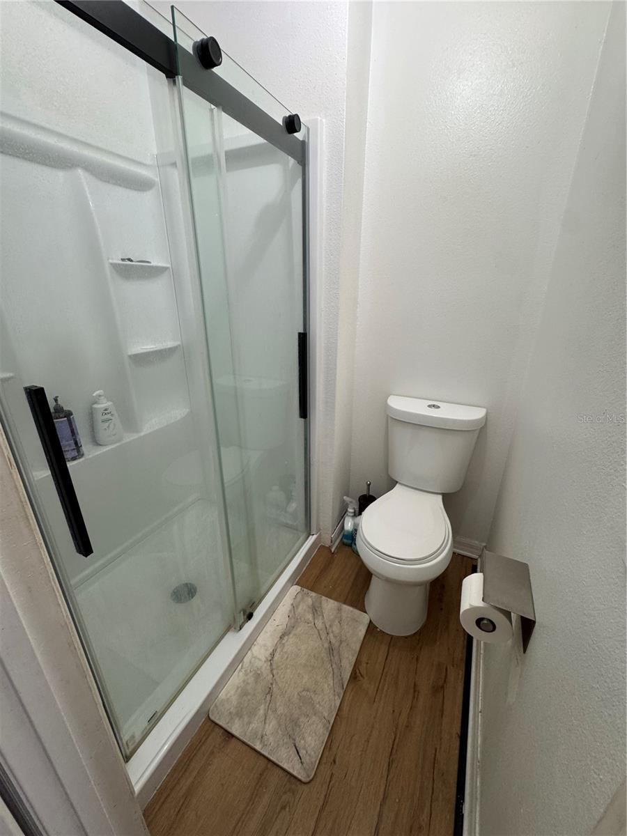 Image 32 of 61 For 627 Woodland Creek Boulevard