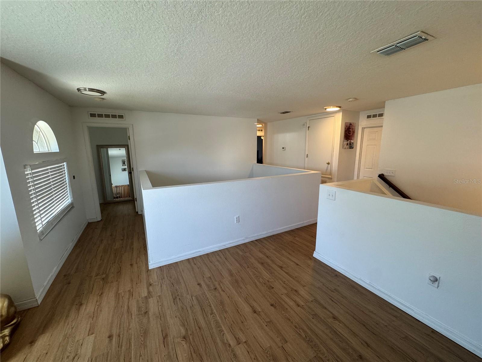 Image 43 of 61 For 627 Woodland Creek Boulevard