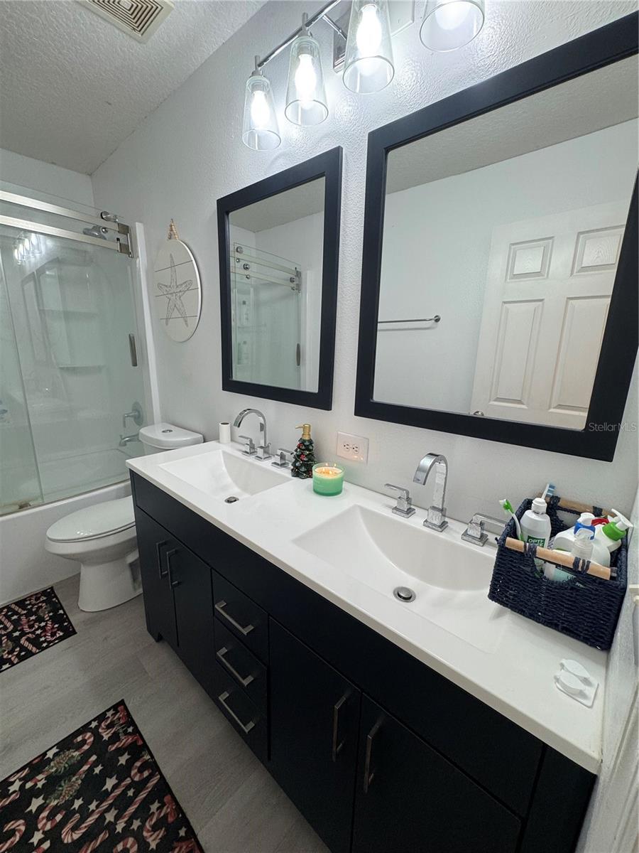 Image 47 of 61 For 627 Woodland Creek Boulevard