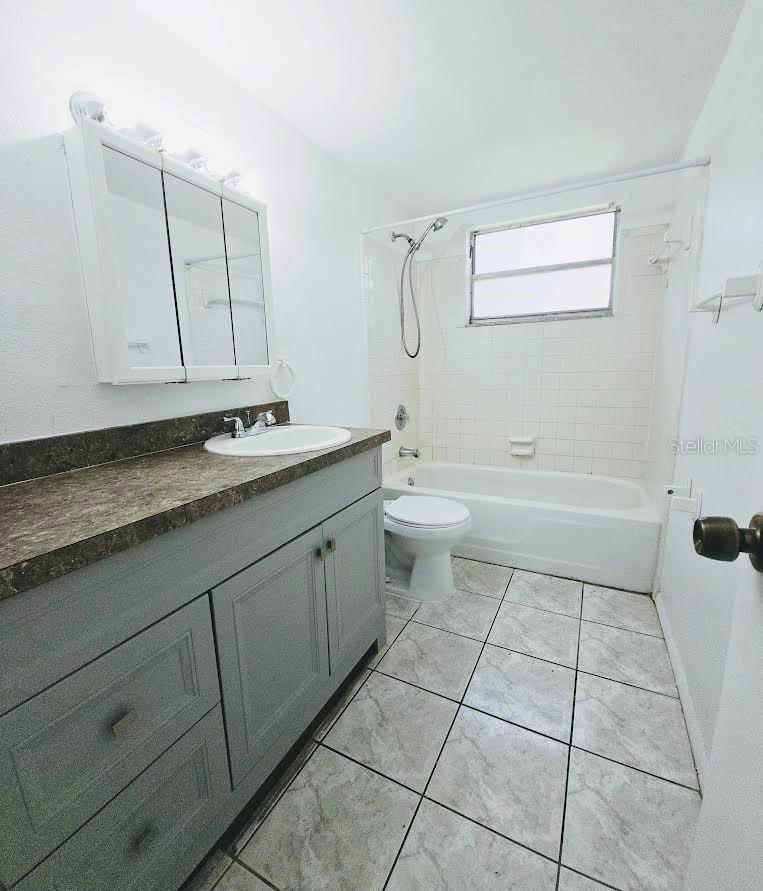 Image 8 of 11 For 720 Michigan Court 2