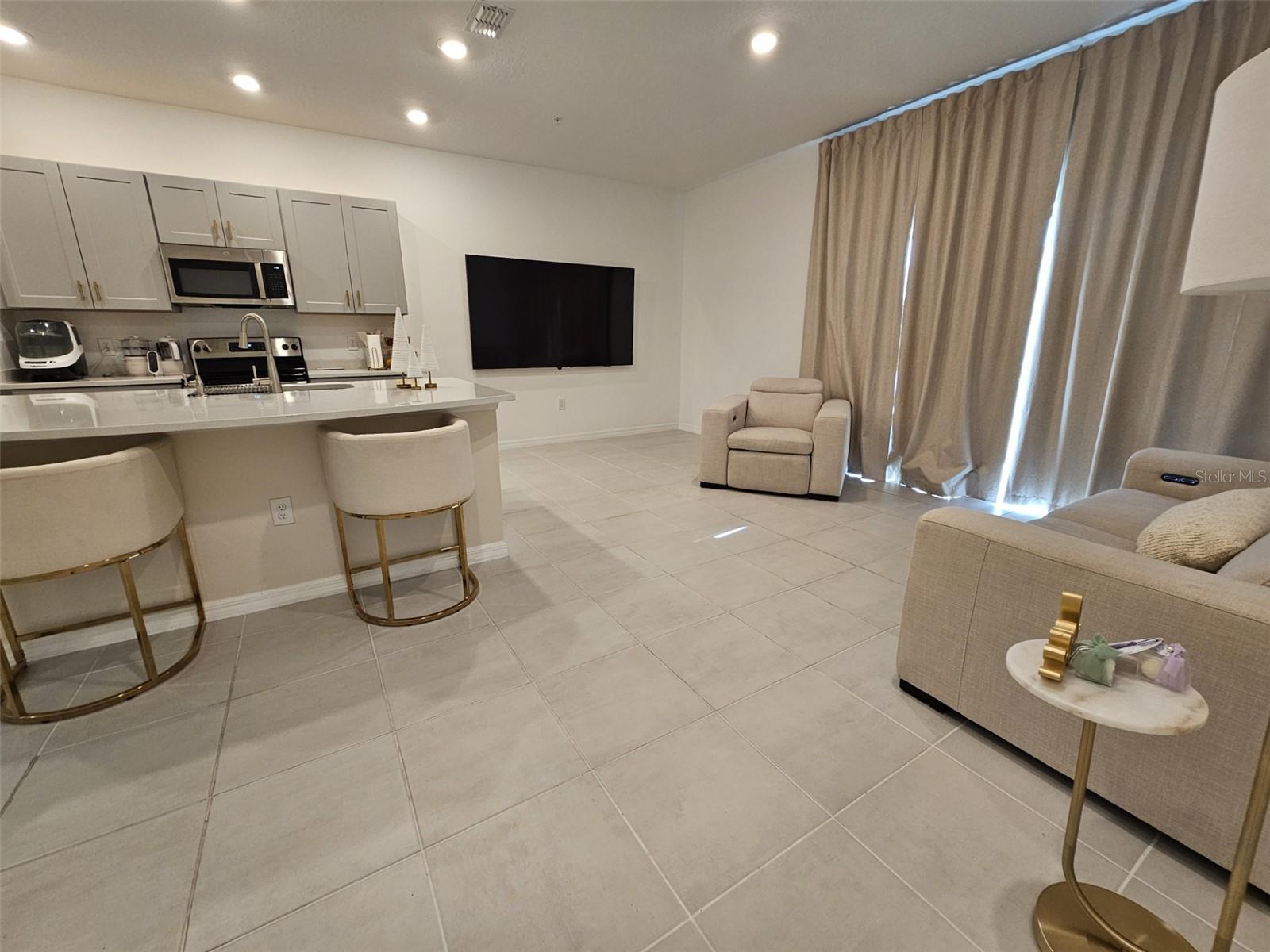 Image 10 of 54 For 4451 Arlington Avenue