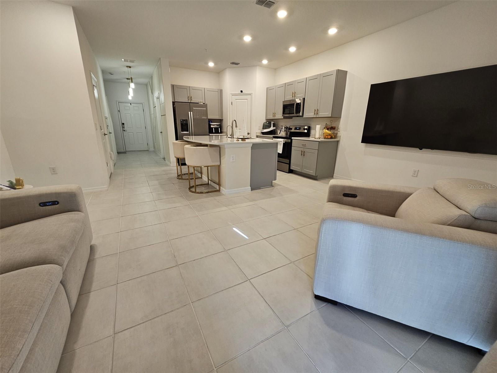 Image 12 of 54 For 4451 Arlington Avenue