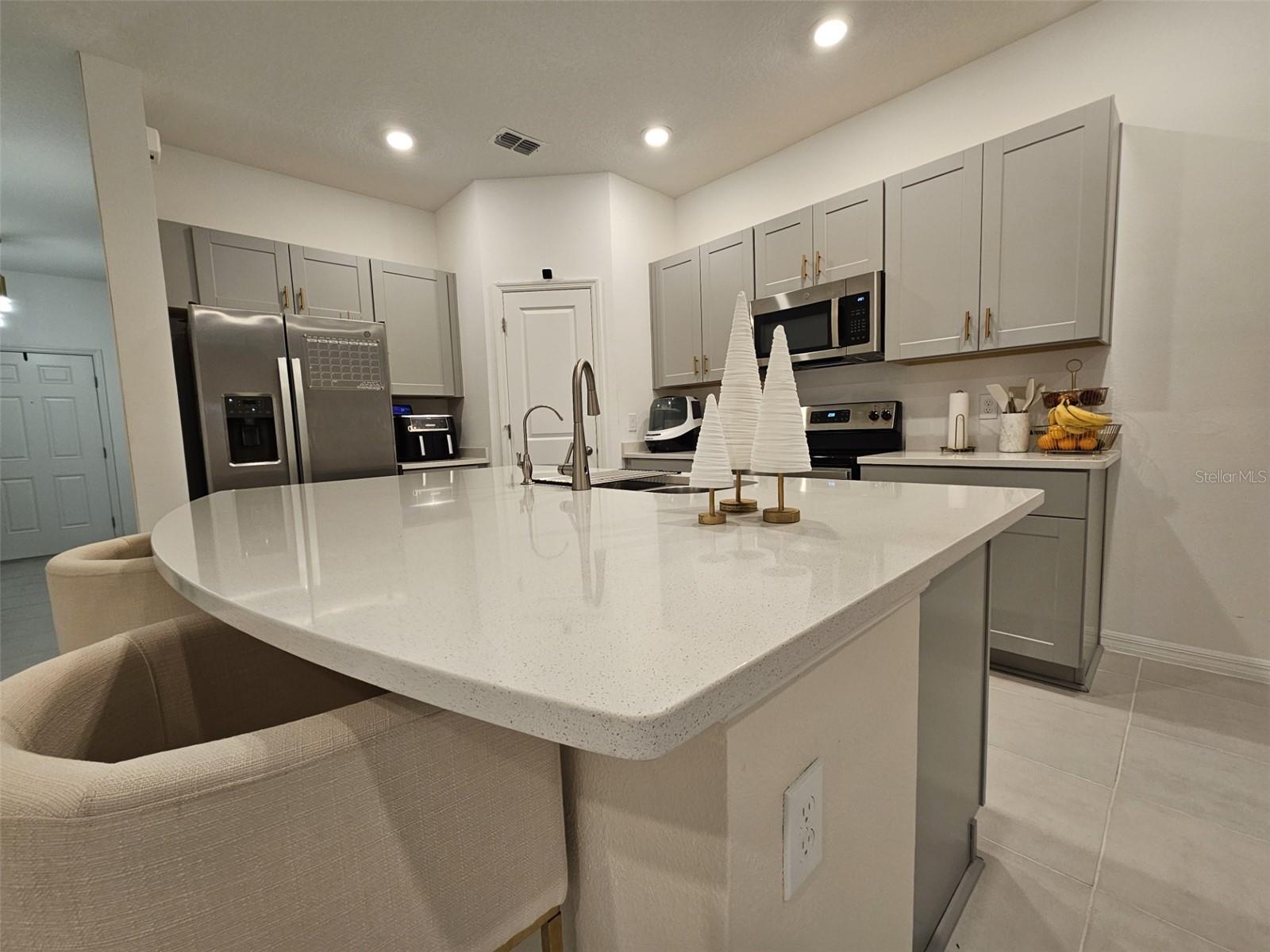 Image 5 of 54 For 4451 Arlington Avenue