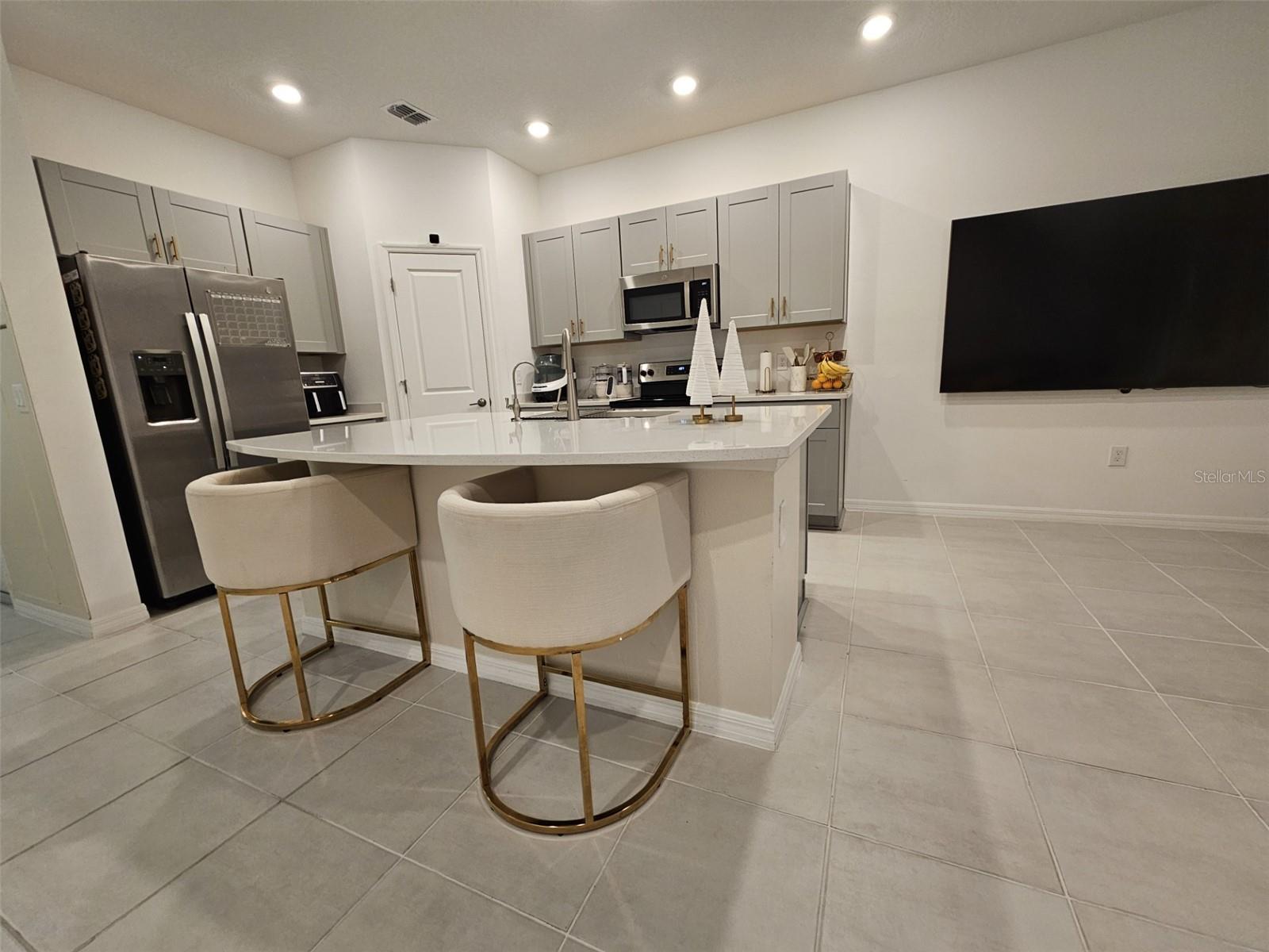 Image 9 of 54 For 4451 Arlington Avenue