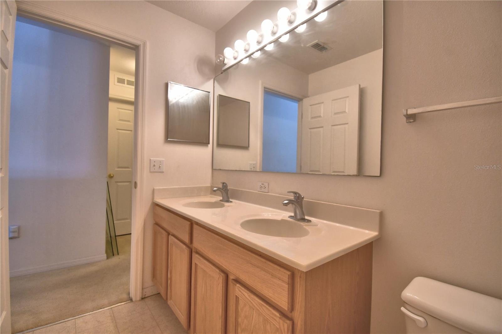 Image 17 of 55 For 107 Shaddock Drive