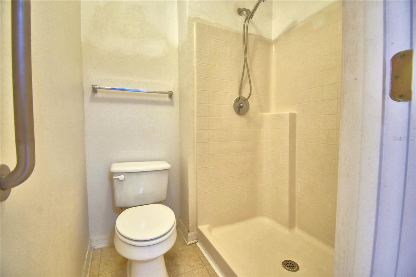 Image 28 of 55 For 107 Shaddock Drive