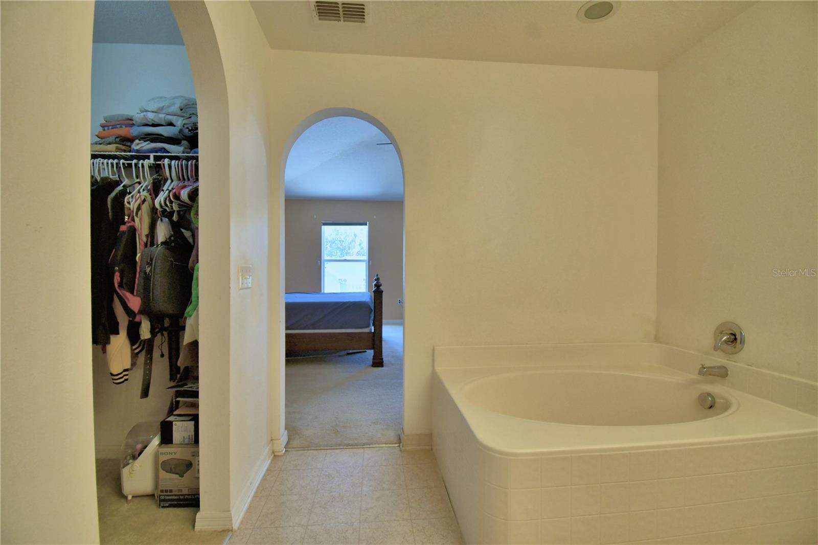 Image 29 of 55 For 107 Shaddock Drive