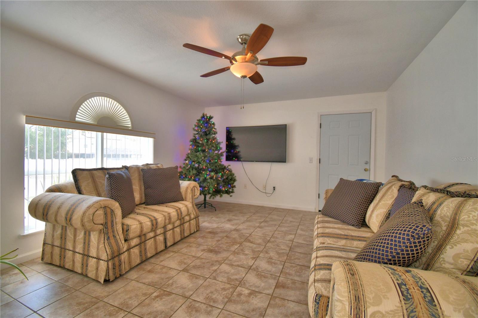 Image 39 of 55 For 107 Shaddock Drive