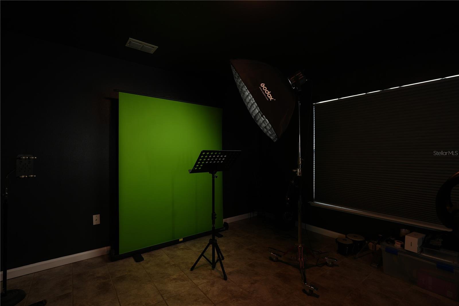 Image 42 of 55 For 107 Shaddock Drive