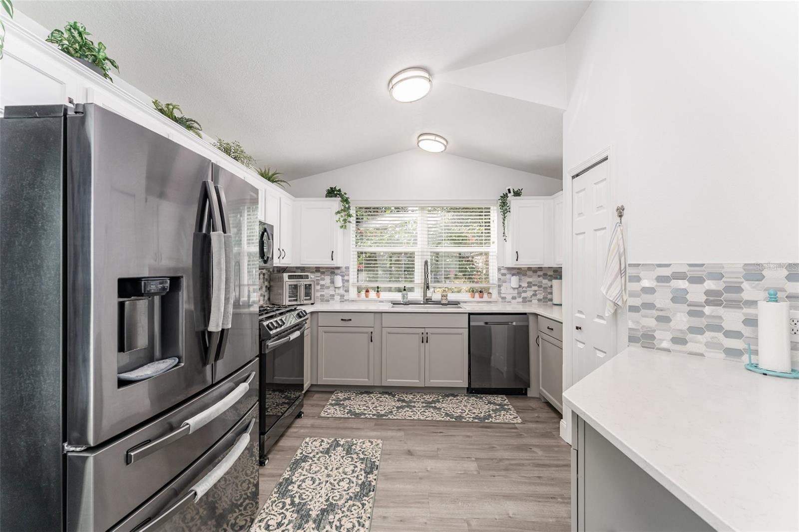 Image 11 of 33 For 438 Heather Hill Boulevard