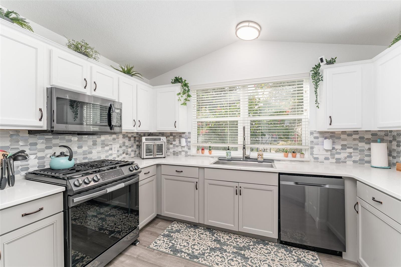 Image 12 of 33 For 438 Heather Hill Boulevard