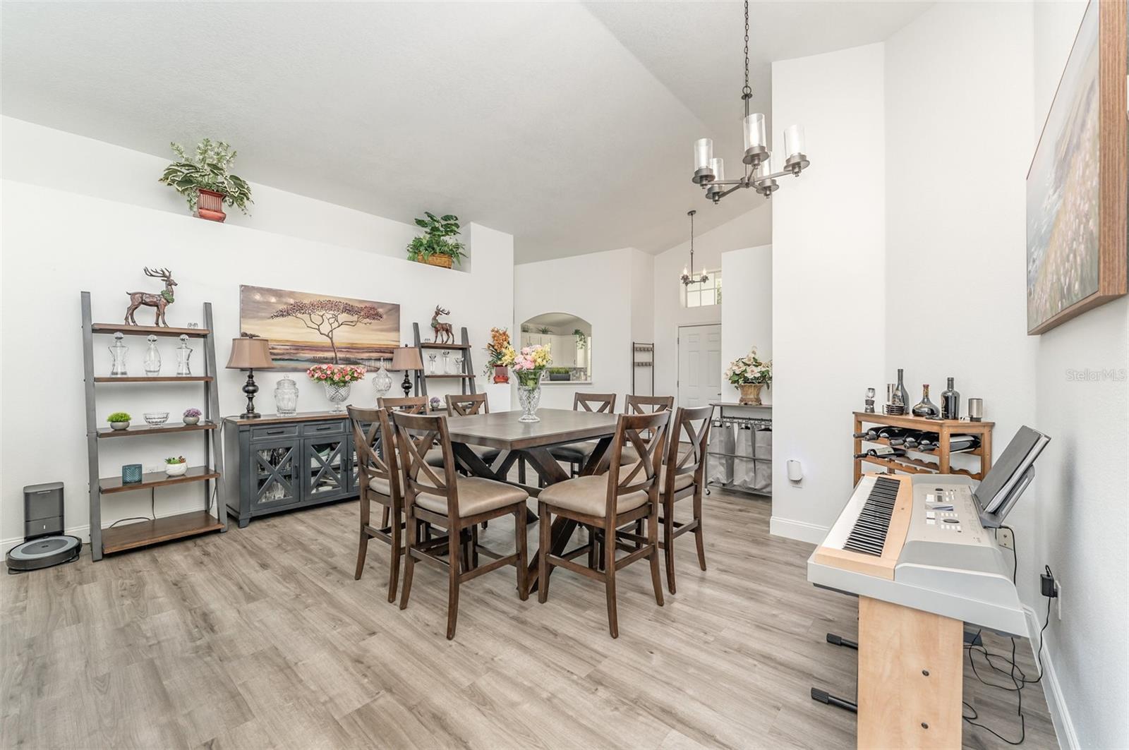 Image 9 of 33 For 438 Heather Hill Boulevard